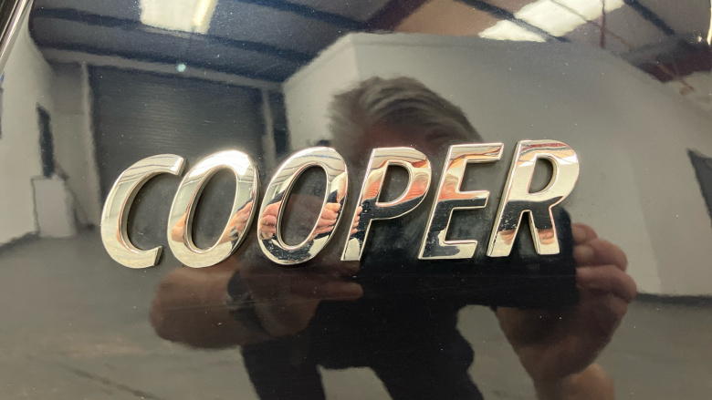 MINI Hatchback 1.5 Cooper Exclusive 3dr Auto Petrol Hatchback